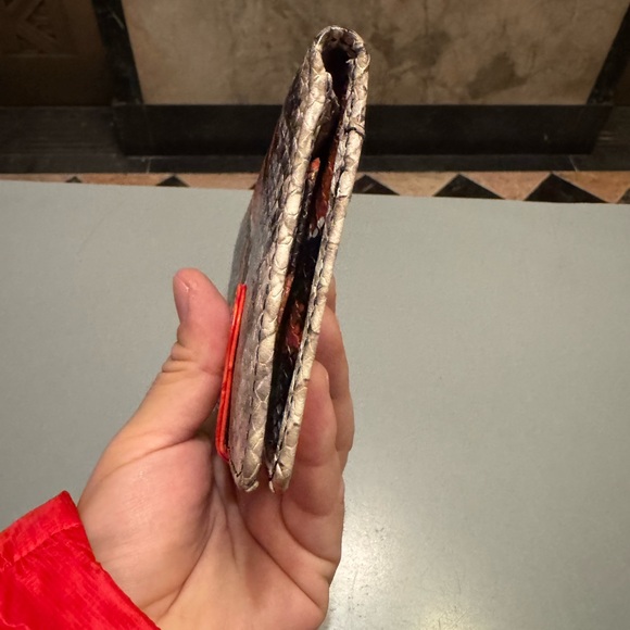 & other stories, snake print their wallet - Picture 4 of 9